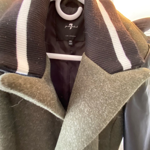 Jacket - Picture 4 of 5